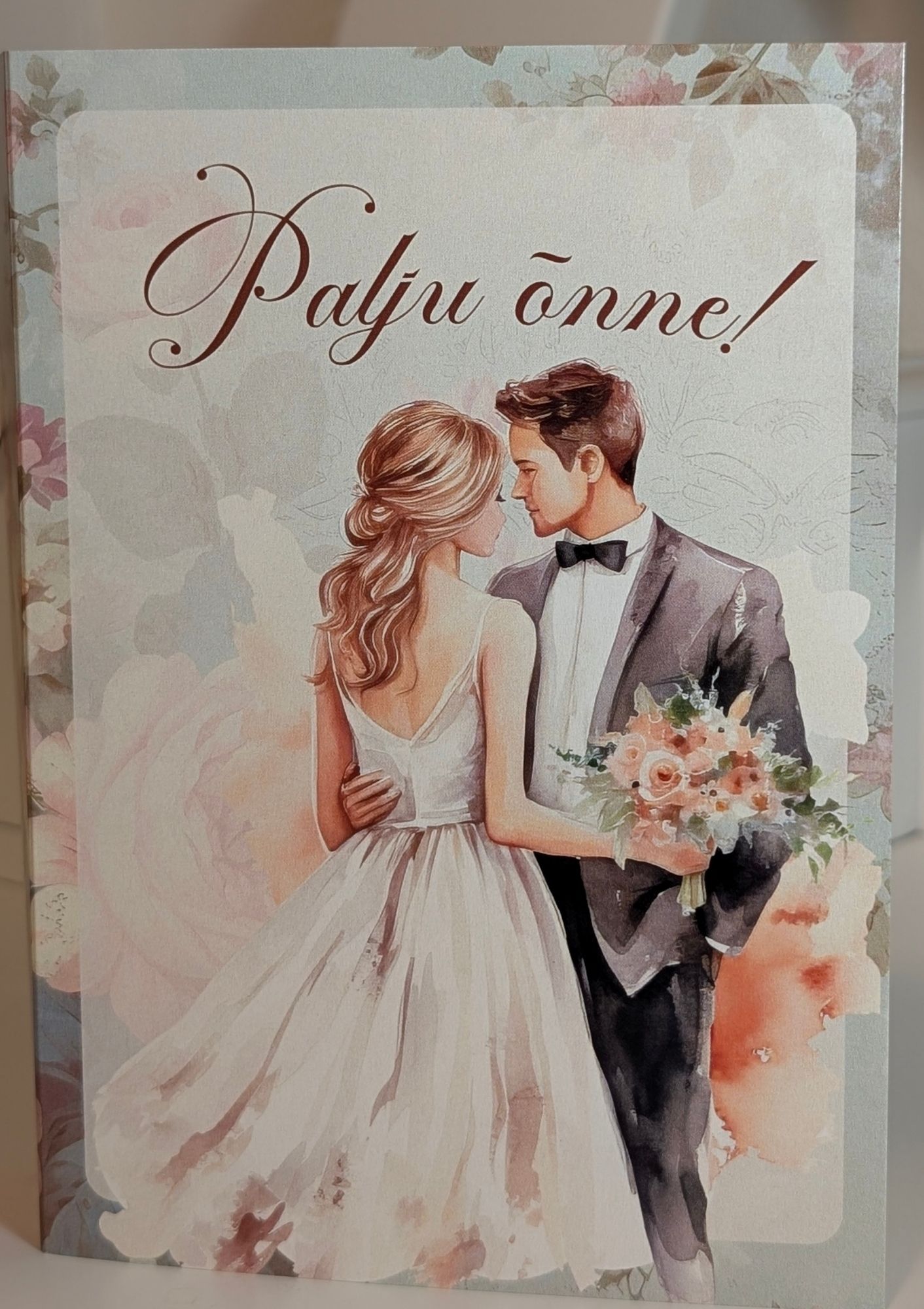 Kutsekunsti lilleline elegantne õnnitluskaart pulmadeks pruutpaari joonistusega